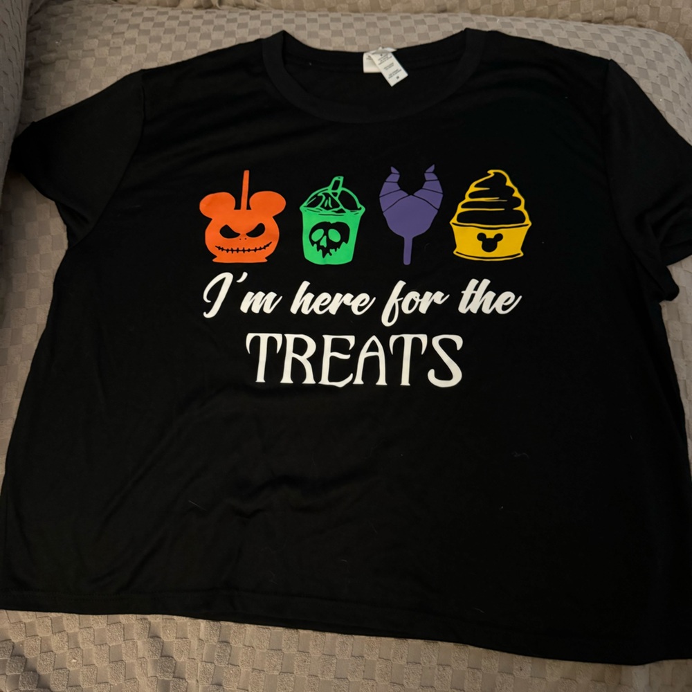 “Here For The Treats” Disney cropped t-shirt